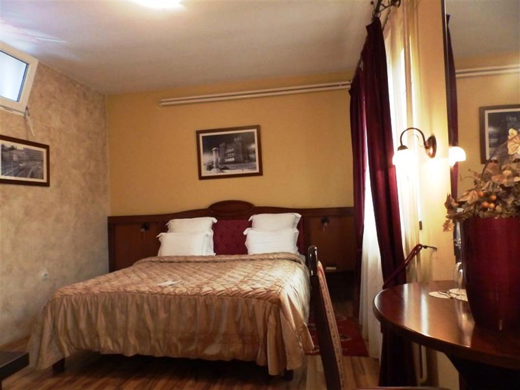 Manjez Centar Hotel Belgrade Luaran gambar
